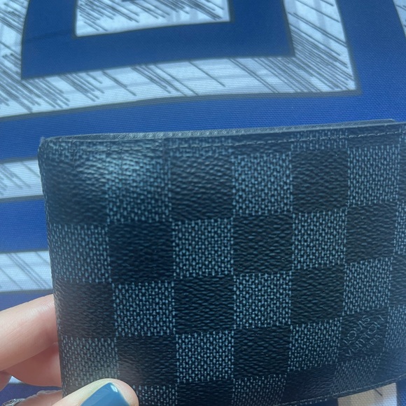 Louis Vuitton Damier Wallet - Picture 3 of 10